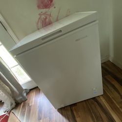 Insignia Deep Freezer