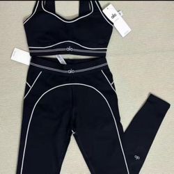 Women’s Alo Set 