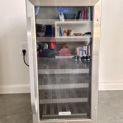 Edgestar - 26 Bottle 15" Built-In Wine Cooler - Dual Zone - Reversible Door