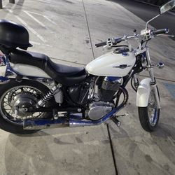 Suzuki Boulevard 650