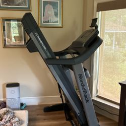 New Commercial  NordicTrack Treadmill 