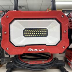 SNAP ON LIGHT