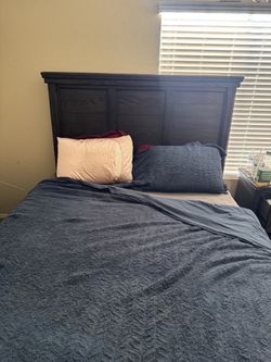 Bed size queen or obo