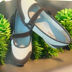 Sketchers Women’s Casual Mary Jane Flats 7.5