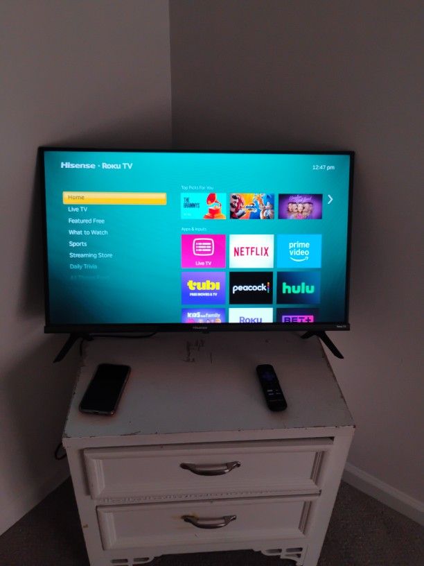 32 Inch Hisense Smart Roku TV For Sale $130. Dollars