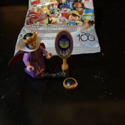 LEGO  Disney 100 Minifigures The Queen 