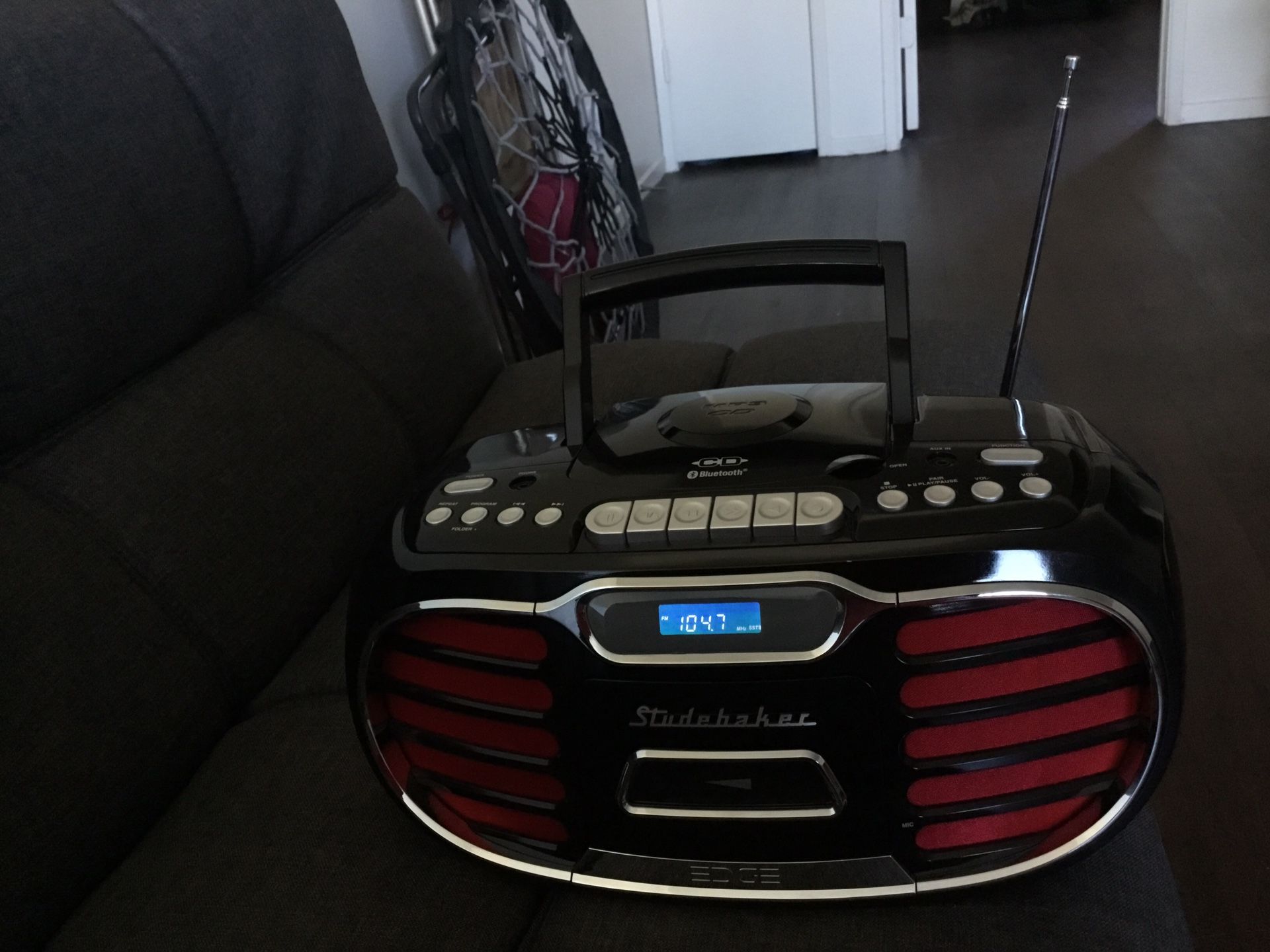 Studebaker Edge Bluetooth Radio