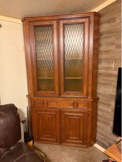 Corner cabinet top and bottom