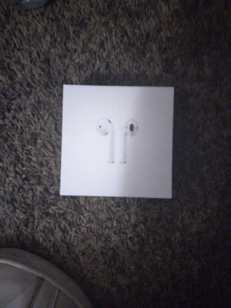 Apple AirPods (2nd Generation) Wireless Earbuds with Lightning Charging Case

