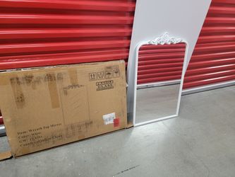 Beautiful Wreath Top Wall Framed Mirror, White, 19 X 30