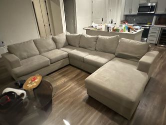 Sectional $0 NEED TO MOVE