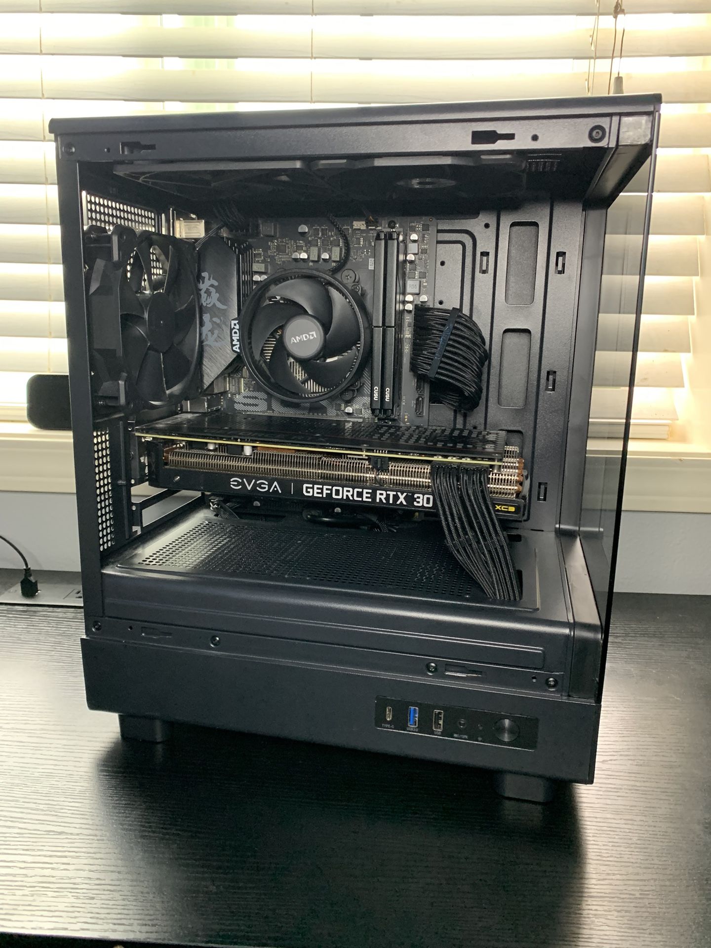 Minimalistic Gaming PC (RTX 3070)