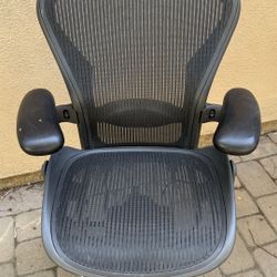 Herman-Miller The Aeron Chair, Size Medium, Preowned, Great Shape, No Rip, No Tear, No Hole, No Stories