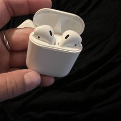 APPLE AiRPODS 