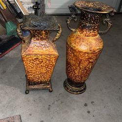 Floreros D Metal $20.00 Por Los Dos 