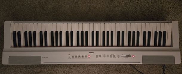 Rare White Yamaha P-121 73-Key Weighted Digital Piano + travel/storage bag