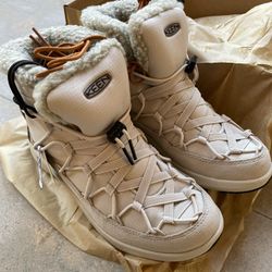 New Womens Keen Hiking Boots Size 5