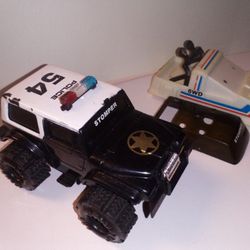 STOMPER SCHAPER 80's Vintage POLICE Truck JEEP Sheriff Battery  and Extra Parts Shell Body 4x4 4wd Remote R/C Toys 