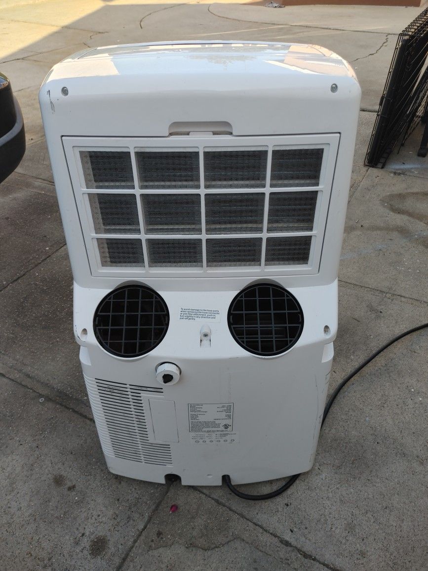 Whynter Air Conditioner In Excellent Condition. " No Hoses"