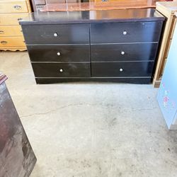 🎁BEAUTIFUL DRESSER/6 DRAWER 63 X 16” X 34”