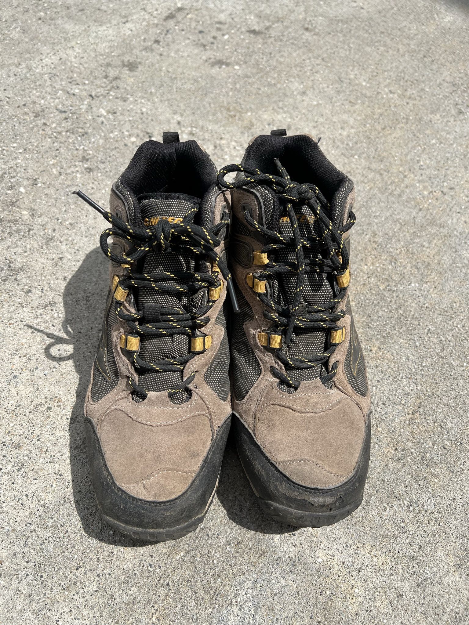 HI-TEC High Top Hiking Shoes
