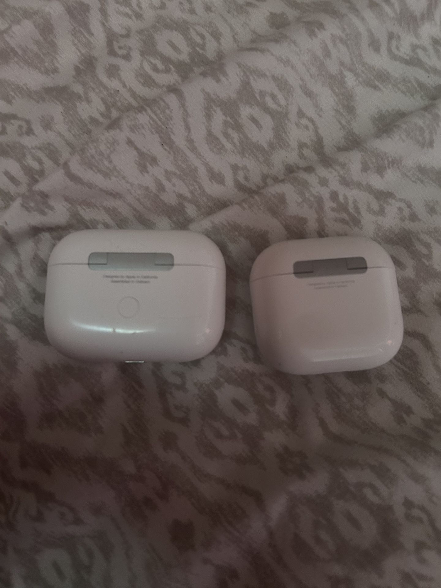 AirPods 4, AirPods Pro