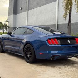 2017 Ford Mustang V6