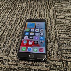 Apple IPhone 7 UNLOCKED 32 GB Gray