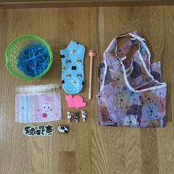 Cat Lovers Basket (green with blue grass)