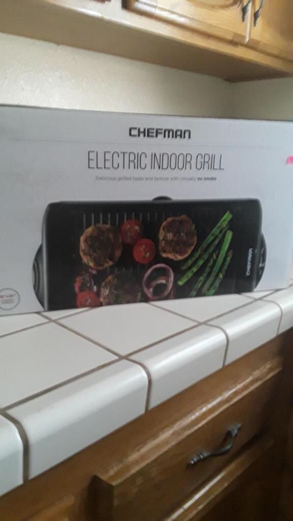 Electric indoor grill