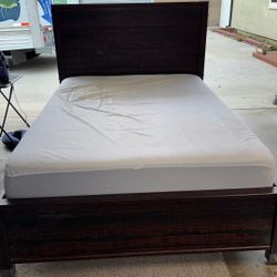 Full Size Bed With mattress 