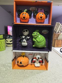 Disney Halloween Salt And Pepper Shaker Mickey Mouse Jack Skellington Oogie Boogie Peanuts Snoopy Vampire
