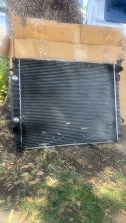 2007 Toyota Tacoma 2.7 radiator