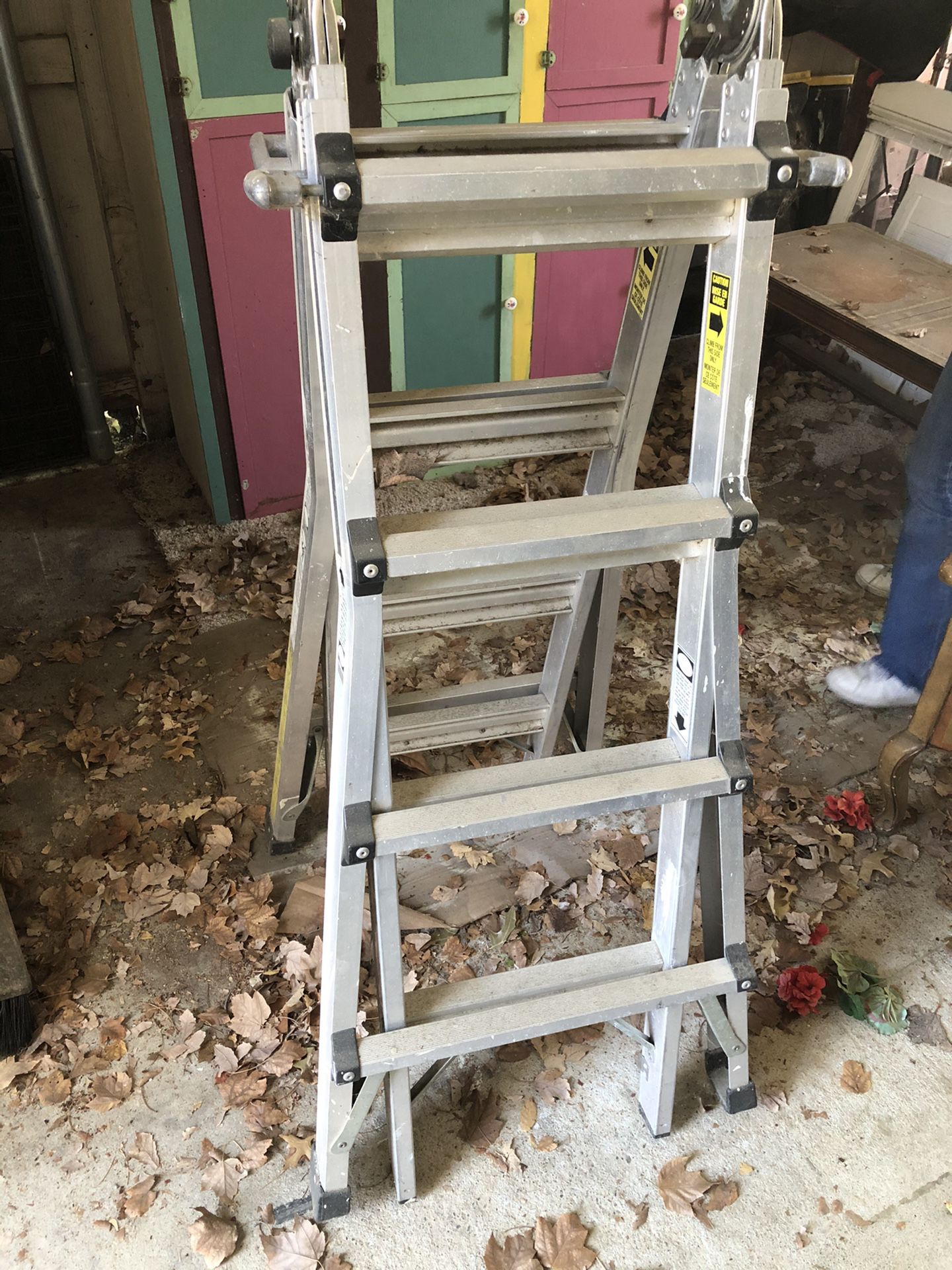 Extension ladder 17-ft
