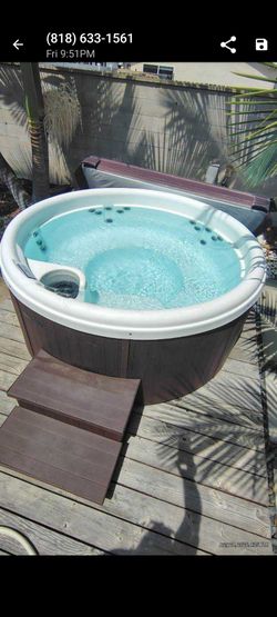 Viking 110..220 4 person spa    clean