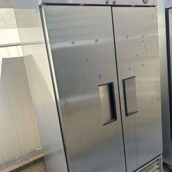 True T-35 Reach In Refrigerator Reach In Cooler