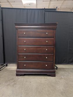 Traditional Six-Drawer Cherry Finish Wood Chest