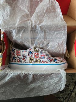 Vans (Where's Waldo)