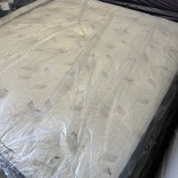 California King Size Vied Mattress King Koil Intimate Firm Trim line Button Top Serta Sealy Beautyrest Black Saatva Avocado Kluft Hotel Collection 