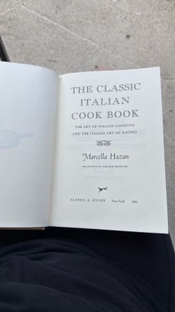 1976 The classic Italian cook book
