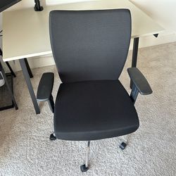 "Computer Desk Chair w/Adj Arms" Must Go by 05/15 Good Offers Will Be Accepted IMMEDIATELY..!!
