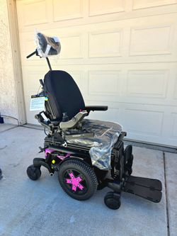 BRAND NEW Quantum Edge 3 Stretto - Loaded (iLevel, Power Tilt/Recline/Legs) Mobility Chair