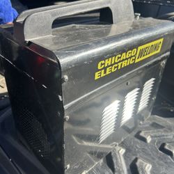 CHICAGO ELECTRIC LIELDING 90 Amp Flux Wire Welder