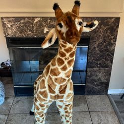 4’ Stuffed Giraffe