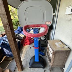 BASKETBALL HOOP