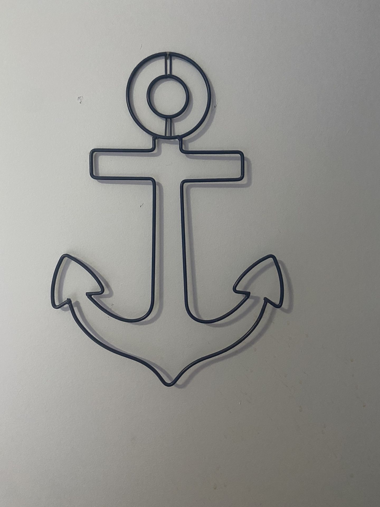 Wall hanging anchor