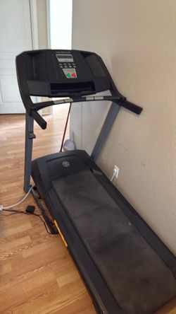 Golds Gym incline Treadmill