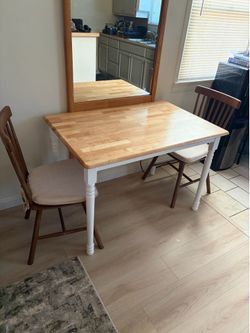 Kitchen table and chairs with pads