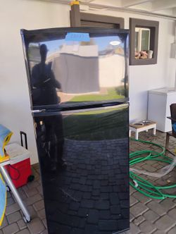 220 mide 28 x 67 Fridge 