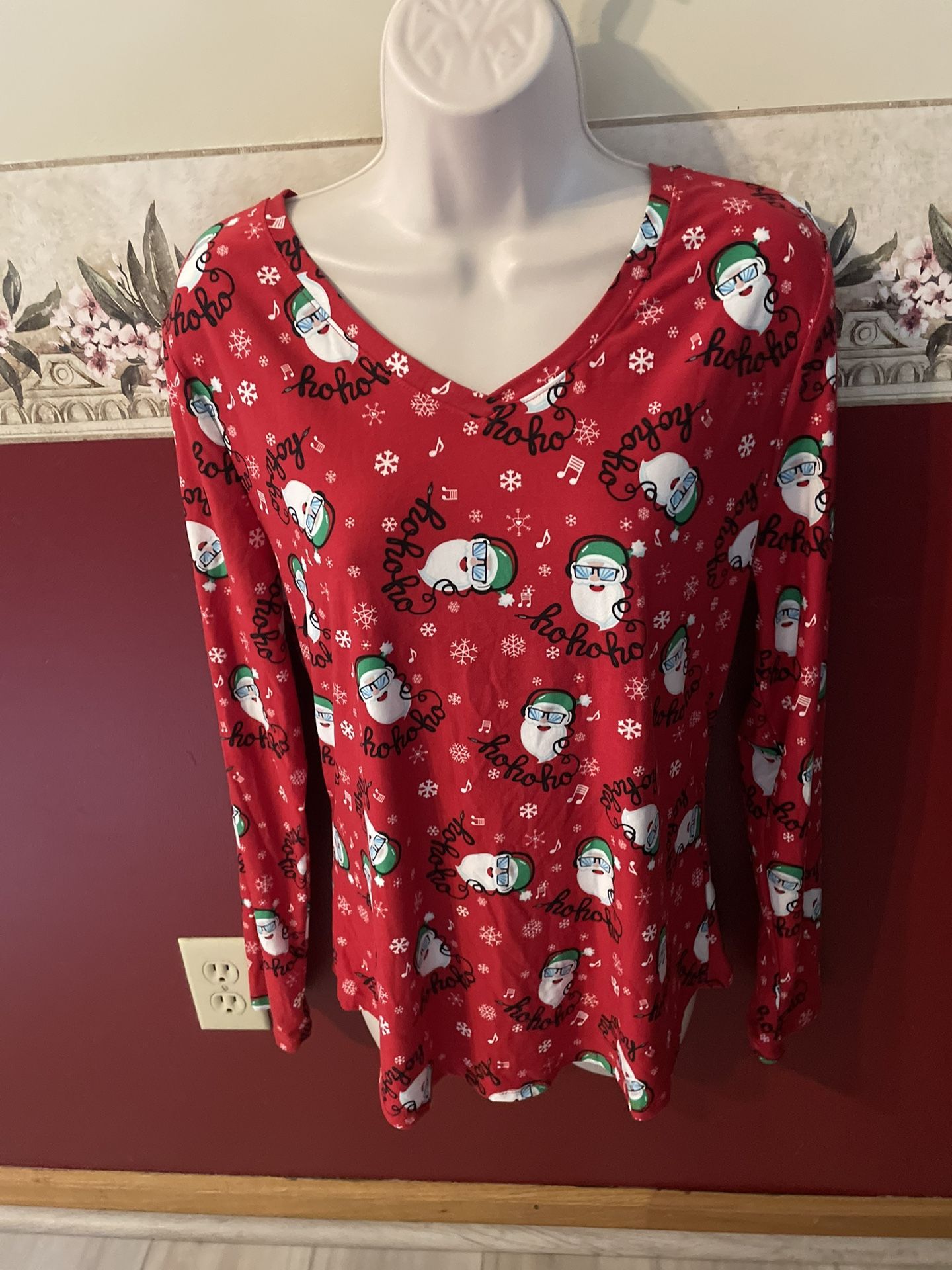 No Boundaries Christmas Top